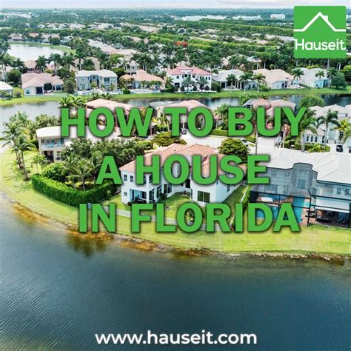 Can a US citizen buy a house in the Bahamas?