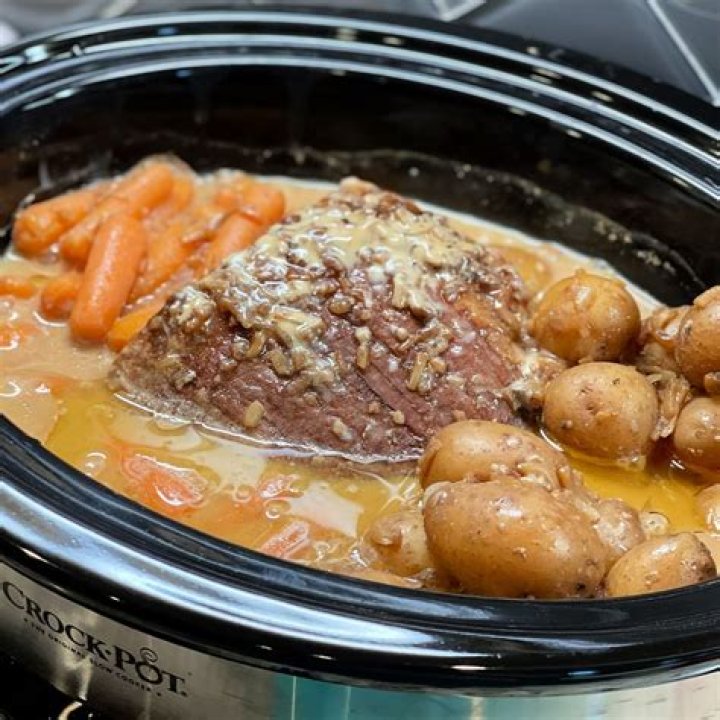 Can I put raw diced beef in a slow cooker?