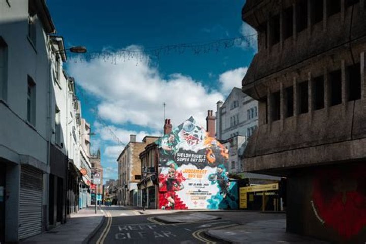 Can I visit Cardiff in lockdown?