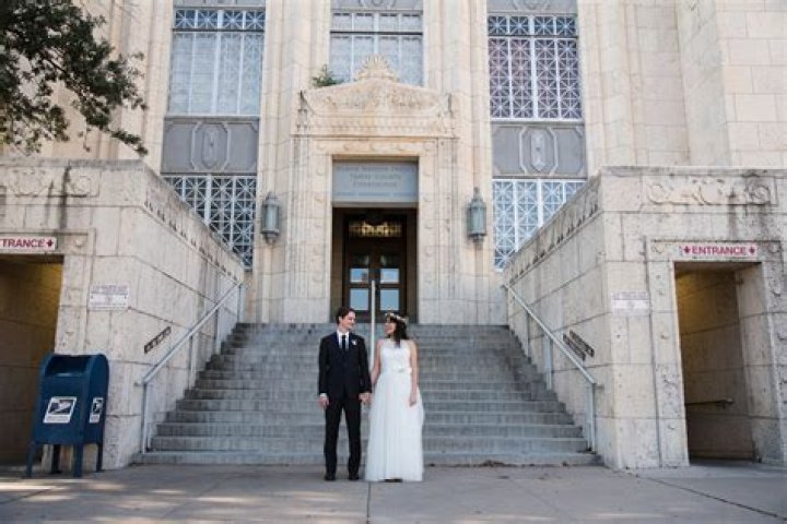Can you get married at the courthouse in Mississippi?