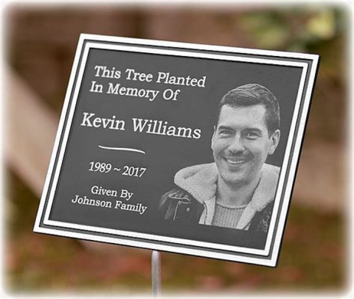 Can you put a memorial plaque on a tree?