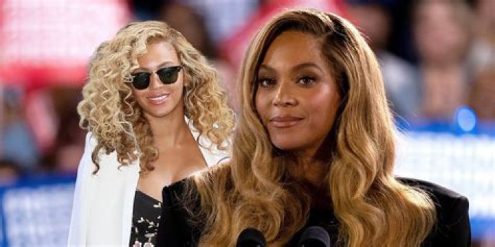 Did Beyonce ever sing with Whitney Houston?