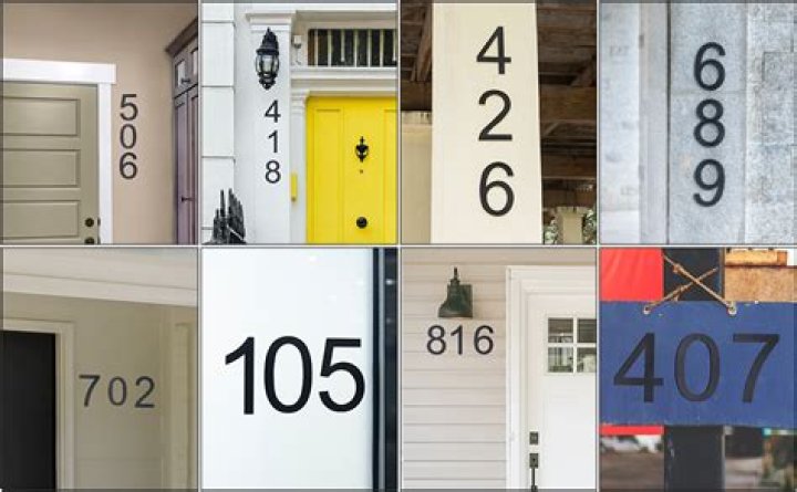 Do house numbers have to be displayed?