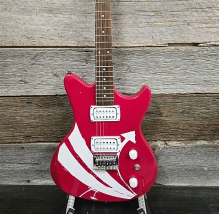 Does Adam Levine play First Act guitars?