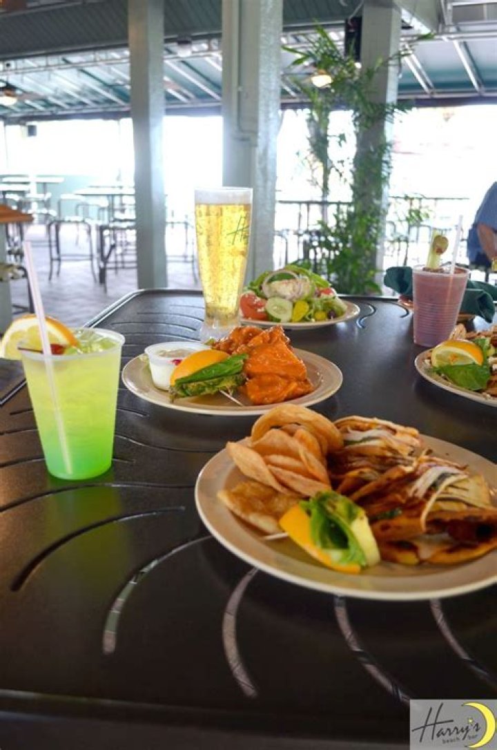 Does Sirata Beach Resort include food?