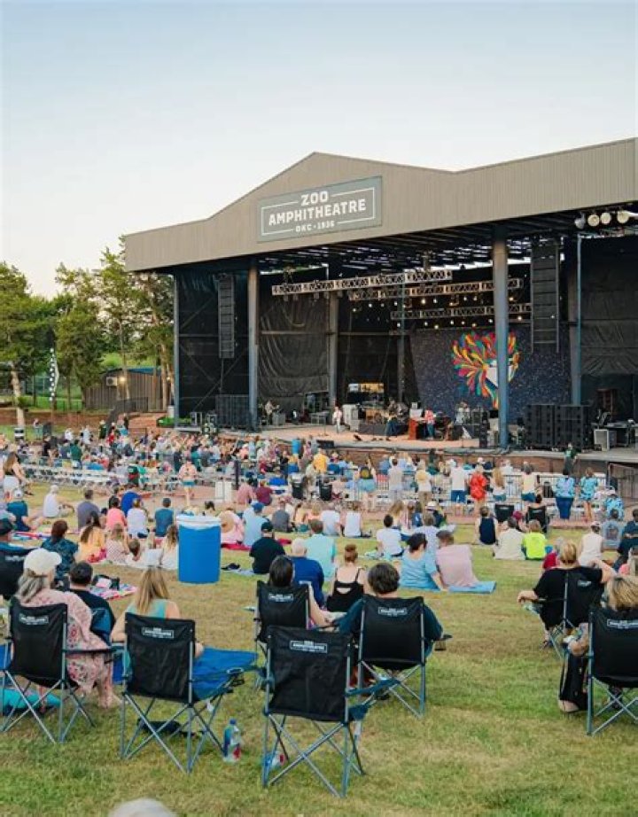 Does the OKC Zoo Amphitheater have seats?