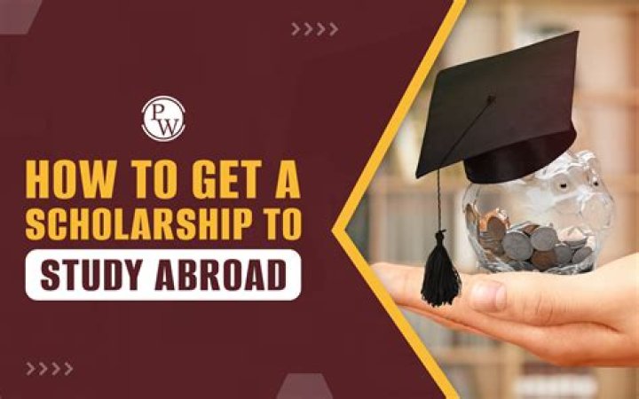 How can I get scholarship after 10th in Haryana?