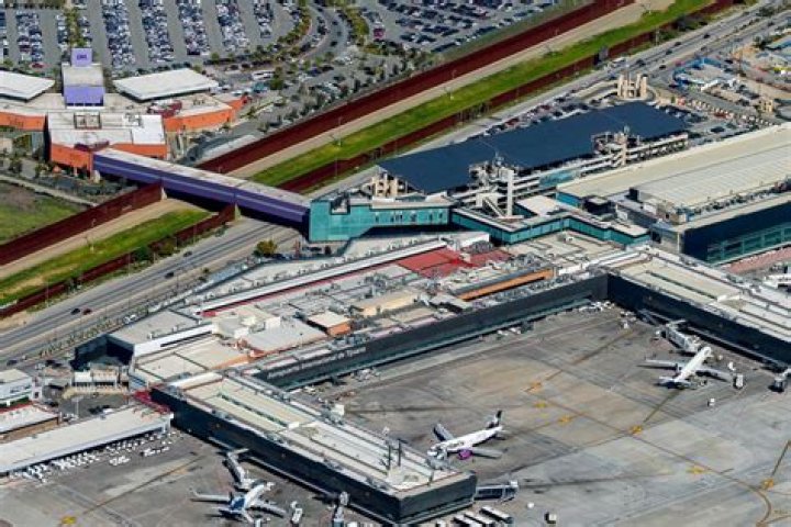 How do I get from San Diego airport to Tijuana?