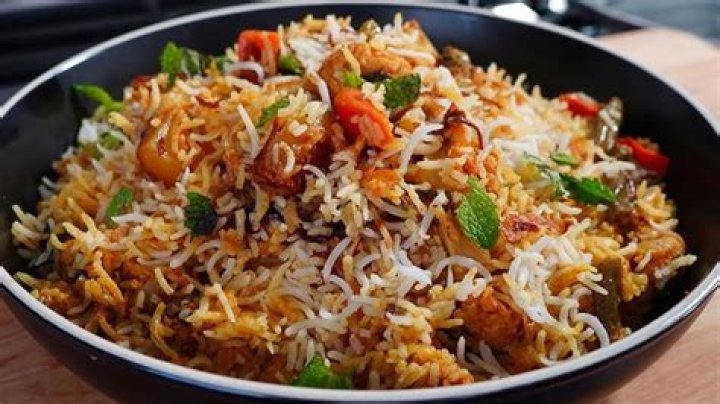 How do restaurants make biryani?