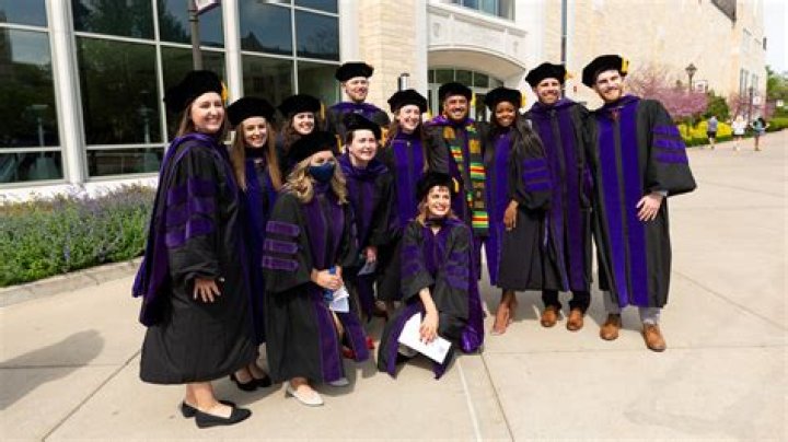 How do you announce a law school graduation?