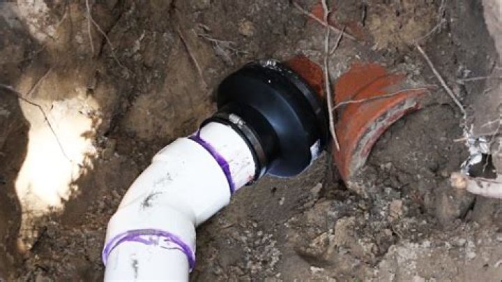 How do you connect sewer pipes?