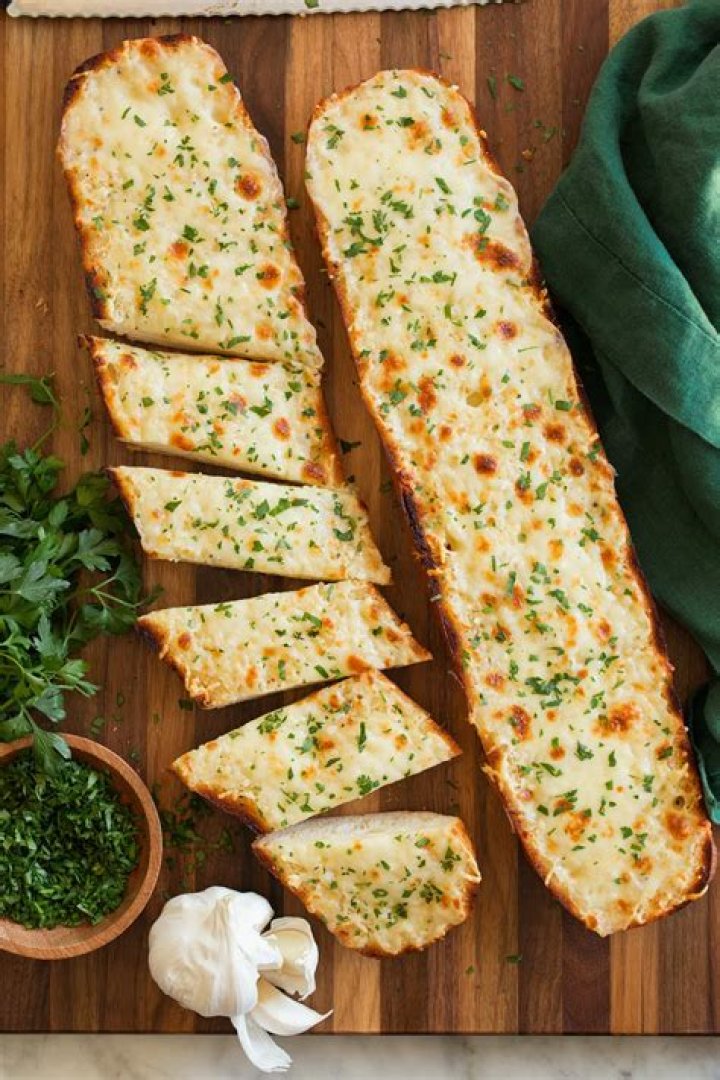 How do you heat bread with cheese?