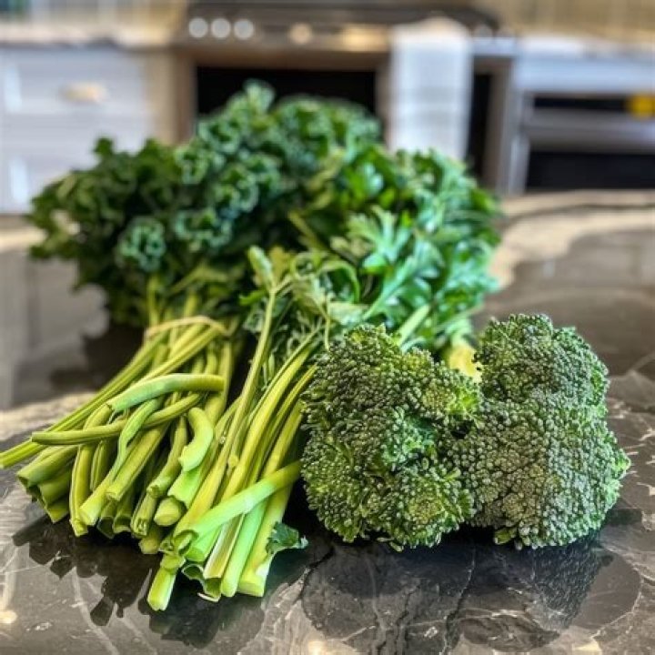 How do you pick broccoli rabe?