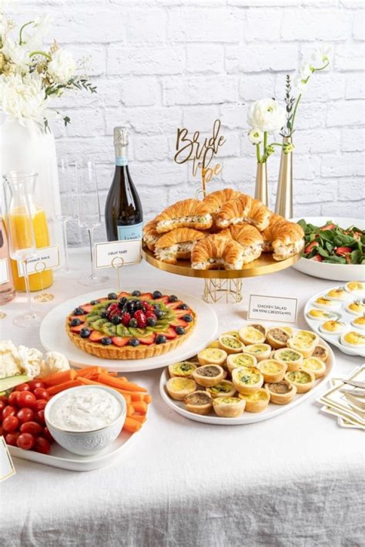 How do you plan a brunch wedding reception?
