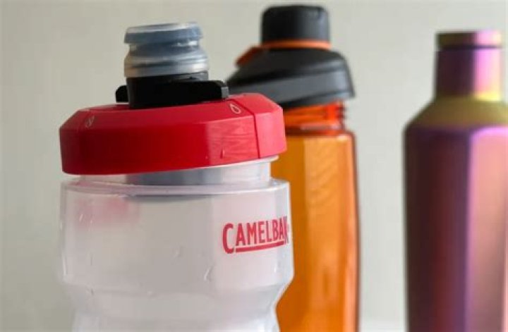 How do you put a Camelbak bottle back together?