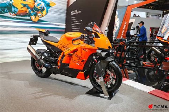 How fast does a KTM 990 go?