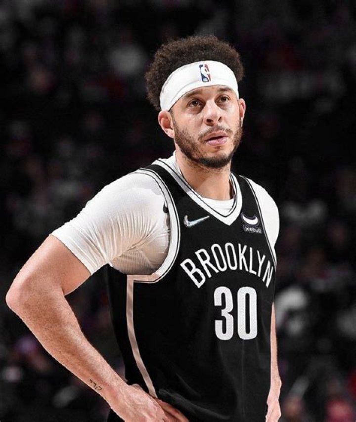 How long is Seth Curry contract