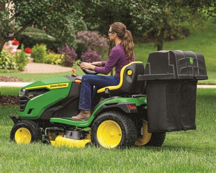 How many hours does a John Deere riding mower last