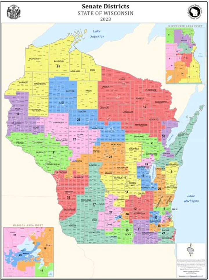 How many Senate districts are in Wisconsin?