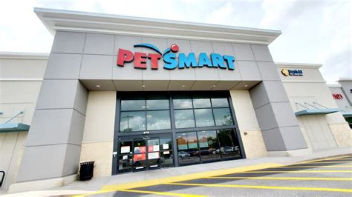 How many stores does PetSmart?