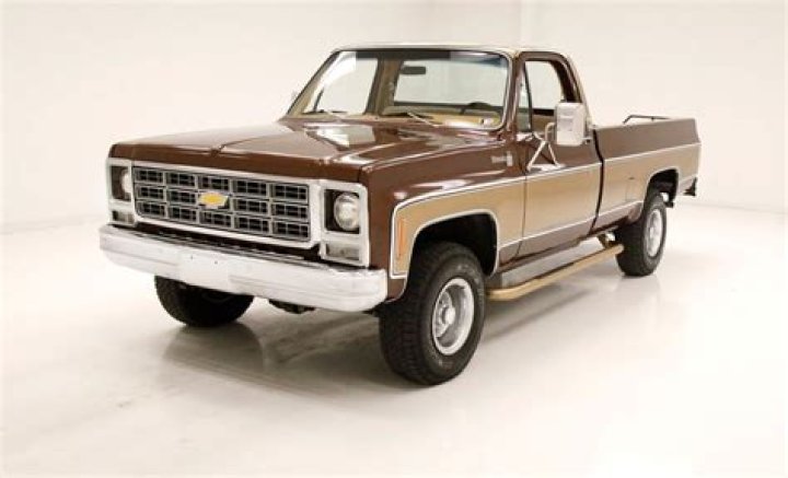 How much did a Chevy truck cost in 1986?