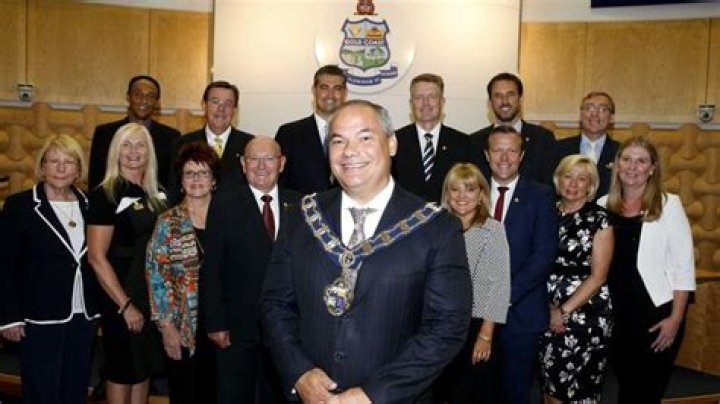 How much do Gold Coast councillors get paid?