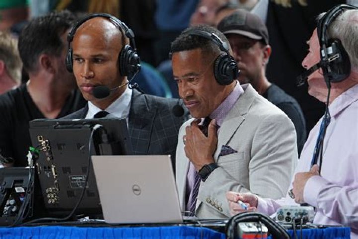 How much do NBA Radio Announcers make