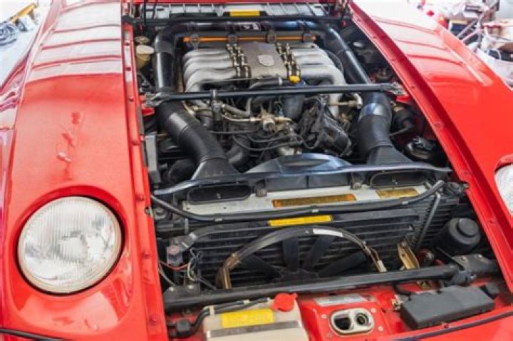 How much horsepower does a 1984 Porsche 928 have?