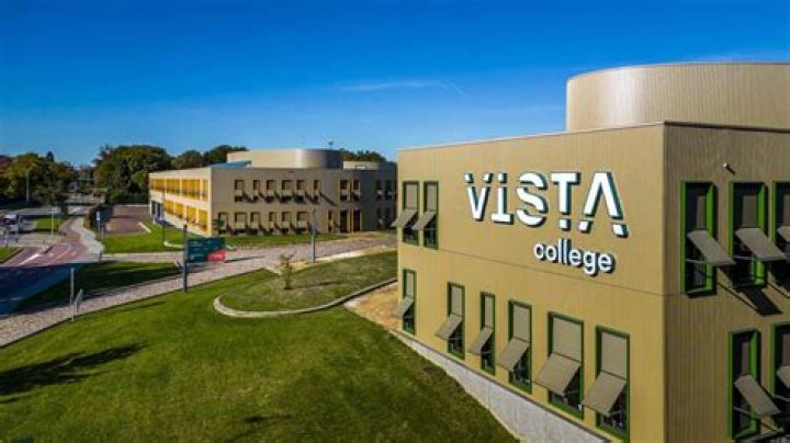 Is Vista College a trade school