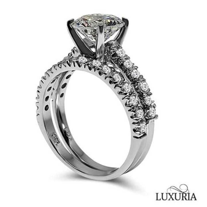 What are the best fake diamonds for engagement rings?