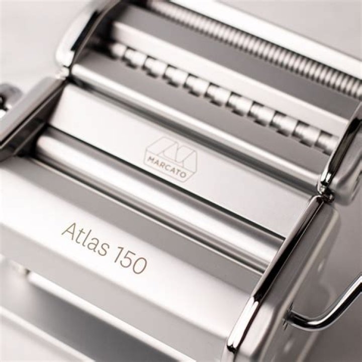 What comes with the Marcato Atlas 150?