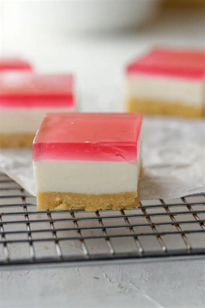 What is jelly slice made of?