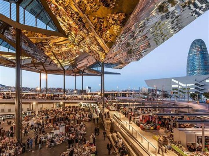 What is the main shopping area in Barcelona?