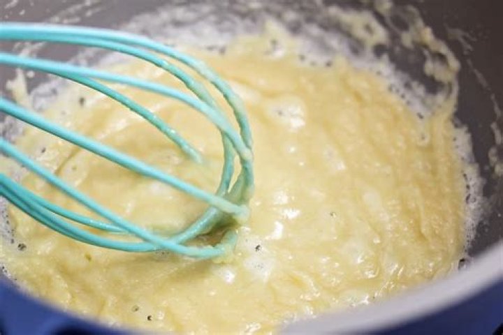 What is the ratio of flour to butter in a roux?