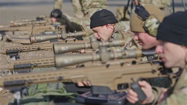 What spotting scope do military snipers use?