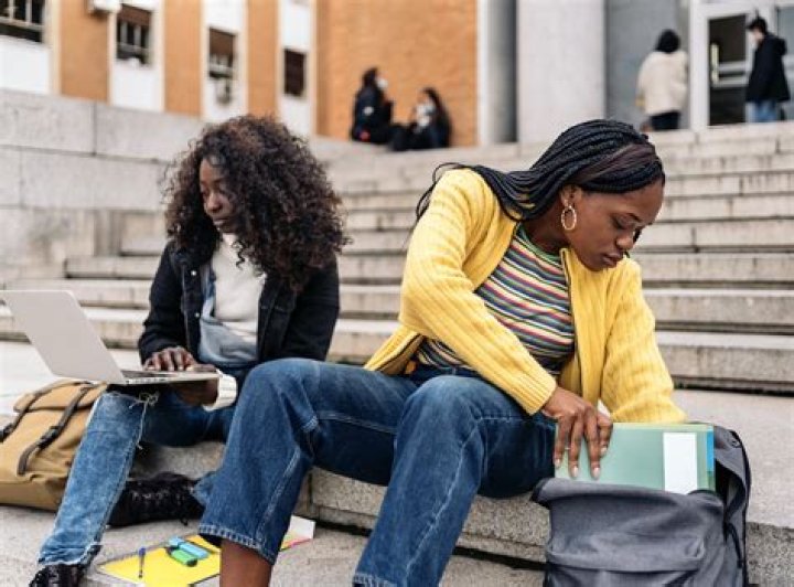 Which FET colleges are funded by NSFAS?