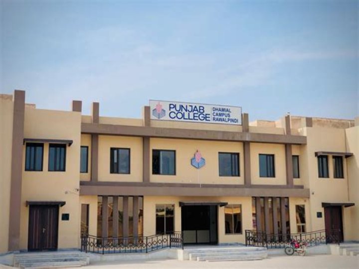 Which is the No 1 college in Punjab?