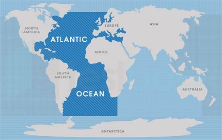 Which states touch the Atlantic Ocean?