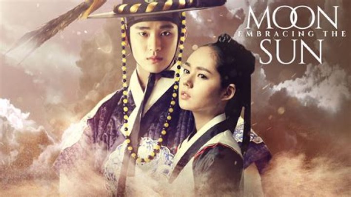 Who dies in Moon Embracing the Sun?