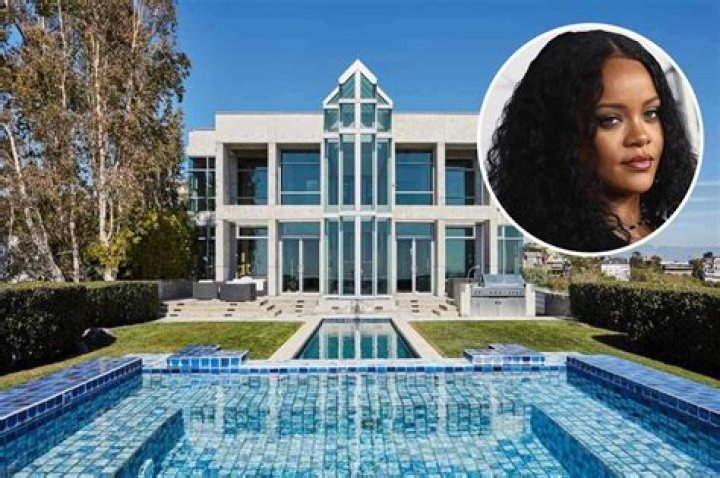 Who has the biggest celebrity house