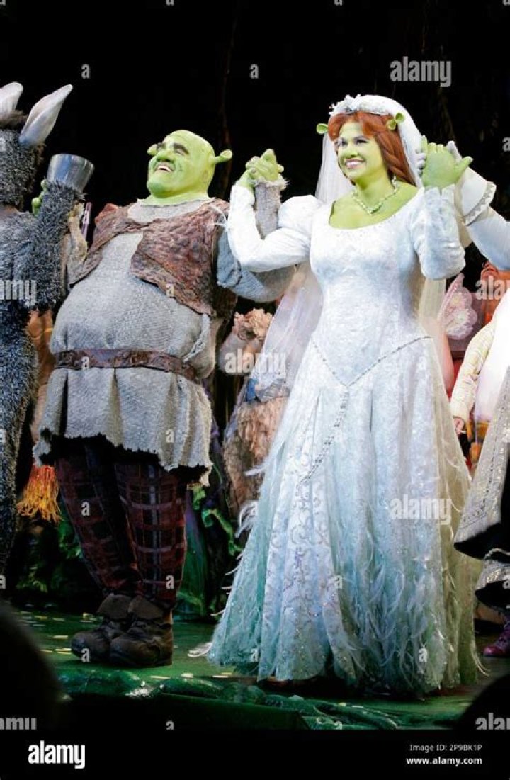 Who plays 7 year old Fiona in Shrek the Musical?