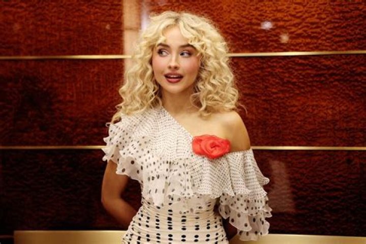 Who was on SNL 2012?