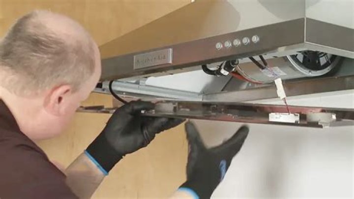 Why is my cooker extractor fan not working?